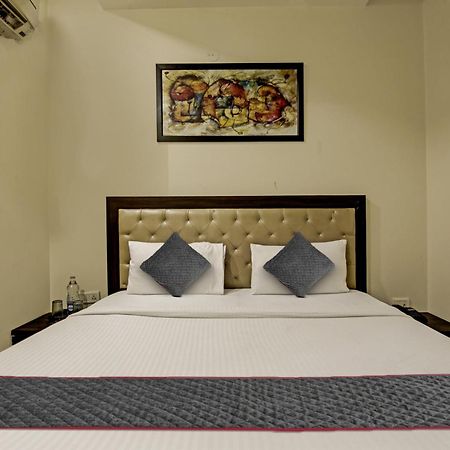 Townhouse Grand Inn Газиабад Екстериор снимка