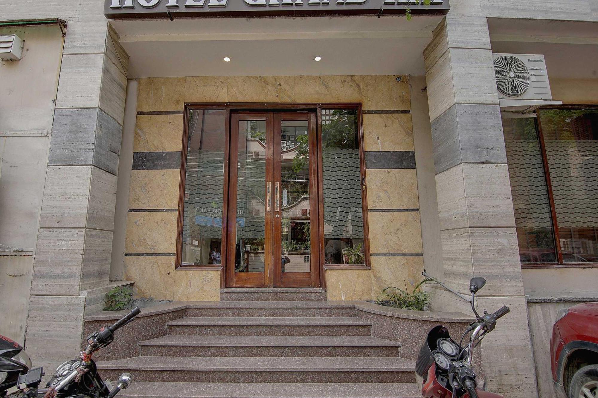 Townhouse Grand Inn Газиабад Екстериор снимка