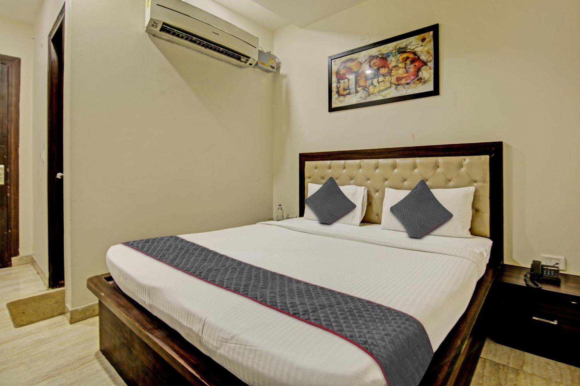 Townhouse Grand Inn Газиабад Екстериор снимка