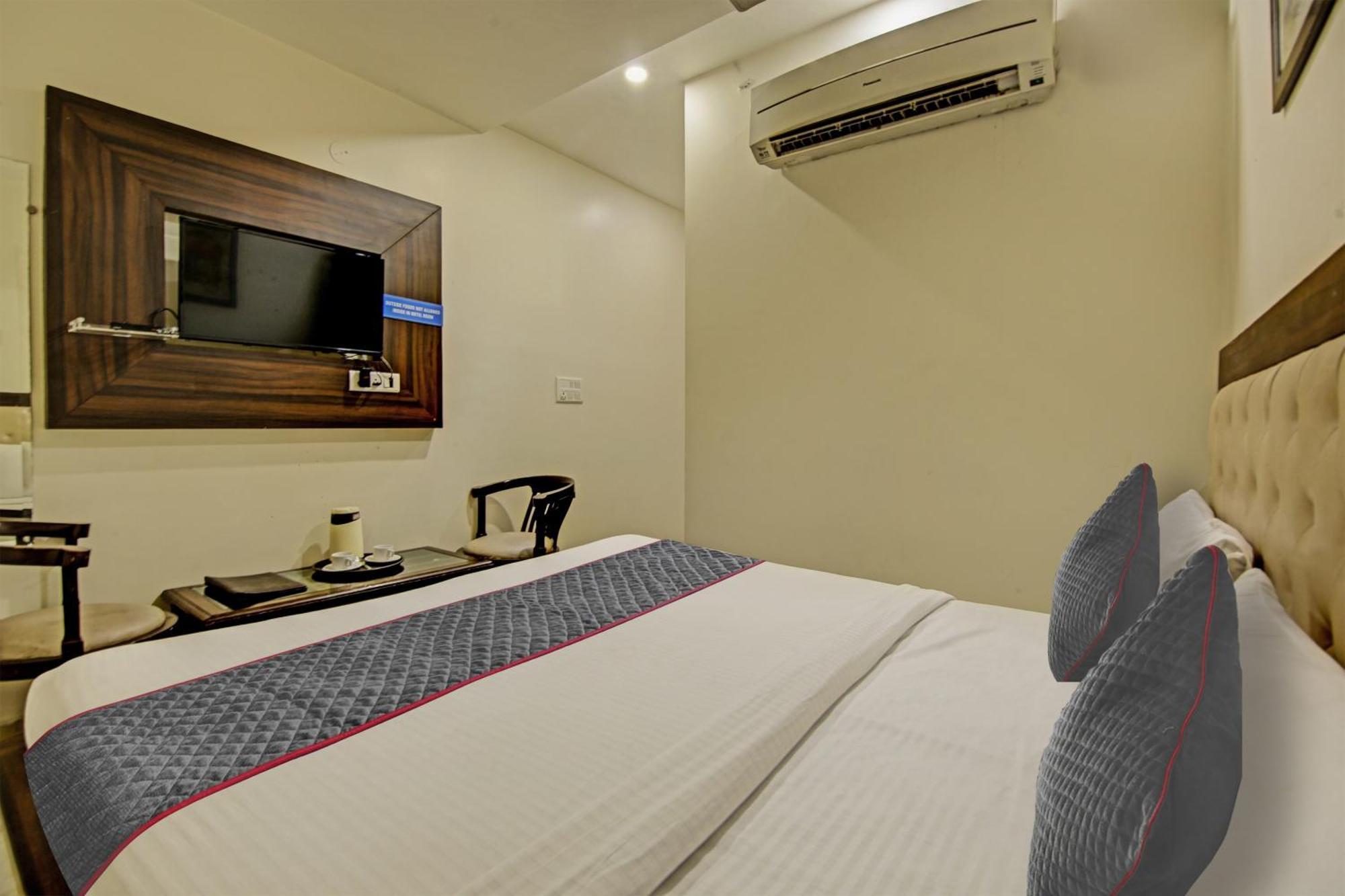 Townhouse Grand Inn Газиабад Екстериор снимка