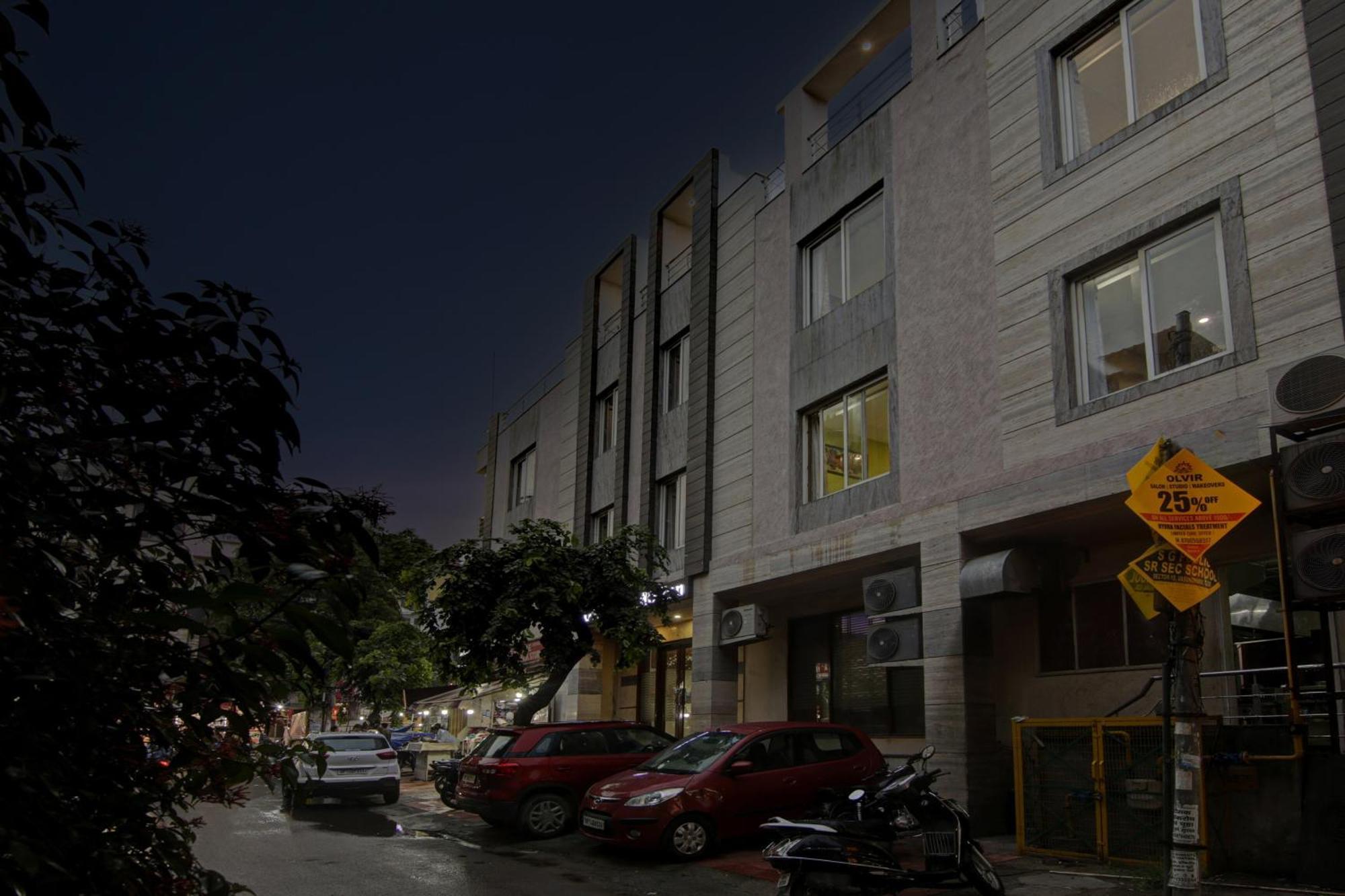 Townhouse Grand Inn Газиабад Екстериор снимка