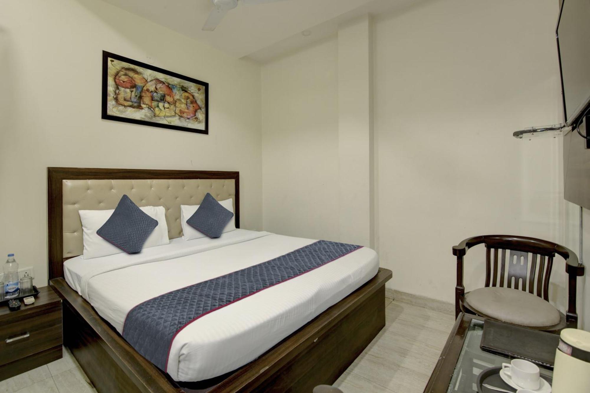 Townhouse Grand Inn Газиабад Екстериор снимка