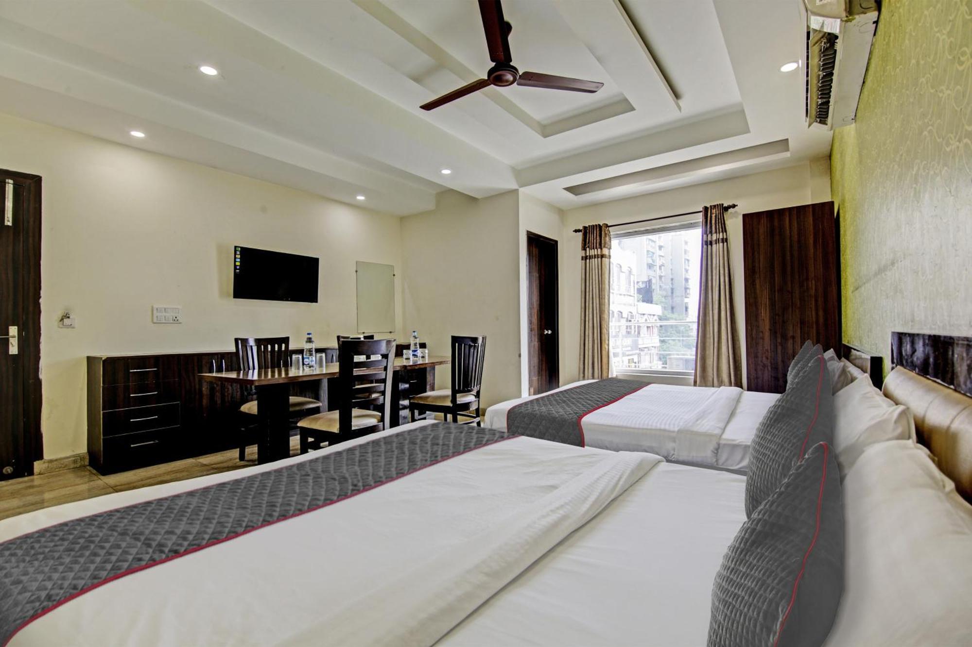 Townhouse Grand Inn Газиабад Екстериор снимка
