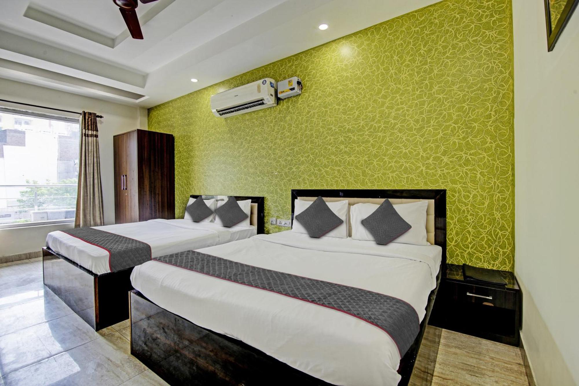 Townhouse Grand Inn Газиабад Екстериор снимка